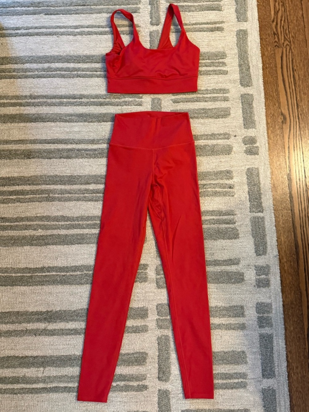Varley Lava Set: Bra (m) and Leggings (s)